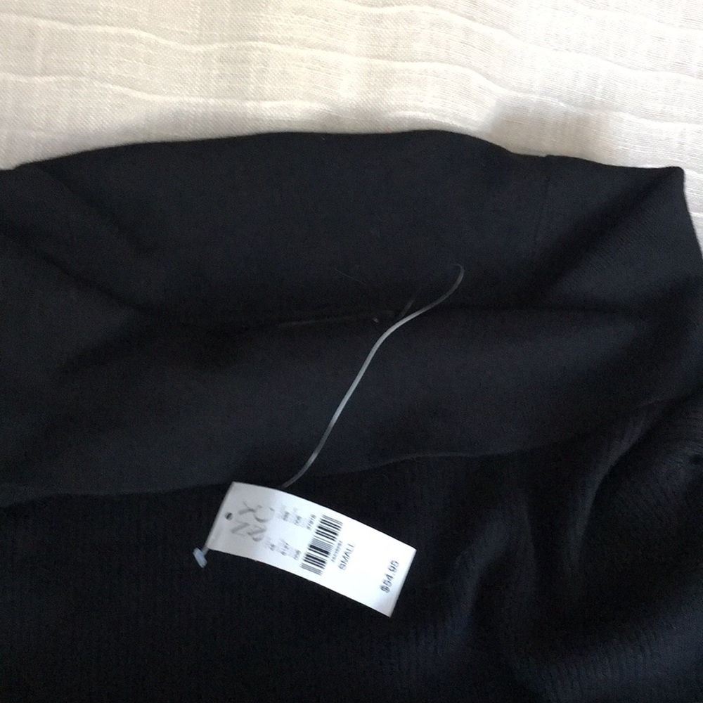 Tops - Picture 3 of 3